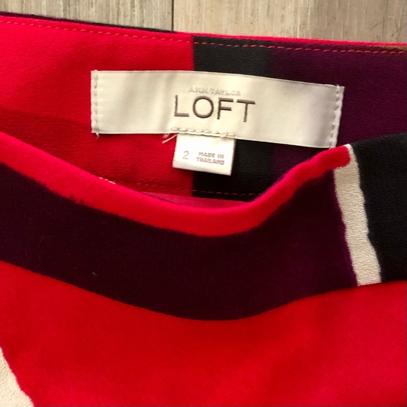 Loft Patterned Fully Lined Swing Skirt Size 2 - Picture 3 of 4